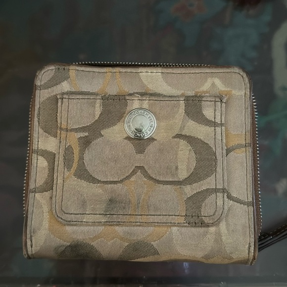 Coach wallet - Picture 1 of 5